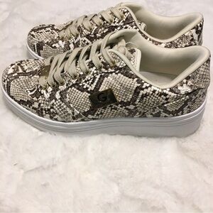 GBG Guess Snakeskin Shoes Size 8.5M